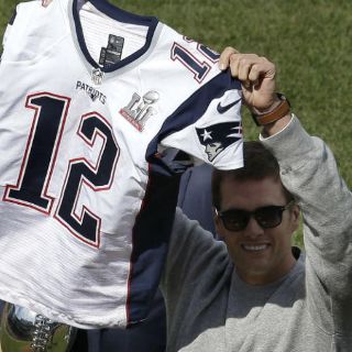 Brady recupera camiseta que le robaron en Super Bowl