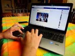El uso inapropiado y sin vigilancia de las redes sociales por parte de los adolescentes puede desencadenar conductas como adicciones. EL INFORMADOR / ARCHIVO