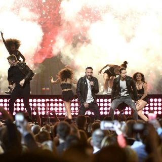 Los Backstreet Boys traen la nostalgia a los Premios ACM