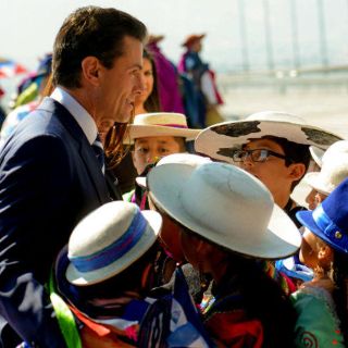 Peña Nieto felicita a Lenín Moreno
