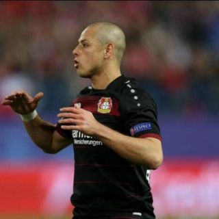 'Chicharito', en duda para partido contra Darmstadt