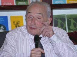 Los mensajes en redes sociales destacan el trabajo en política y democracia de Giovanni Sartori. SUN / ARCHIVO