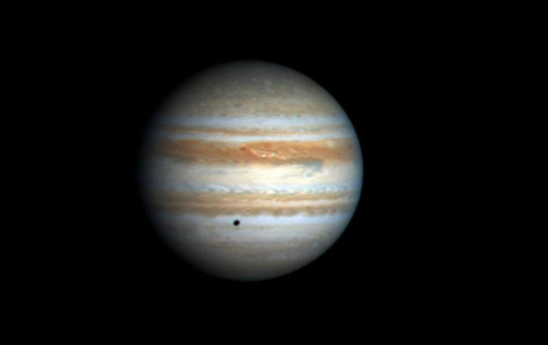 El quinto planeta del Sistema Solar adornará los cielos nocturnos, pues quedará cerca de la Luna Llena. AFP / ARCHIVO