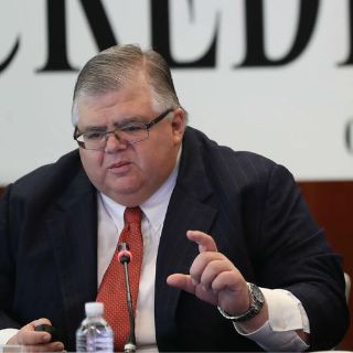 Gane quien gane en 2018, deberá mantener finanzas sanas: Carstens