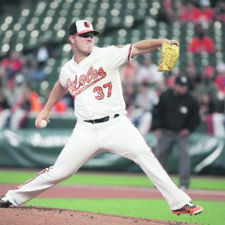 Dylan Bundy domina a los bates de los Azulejos