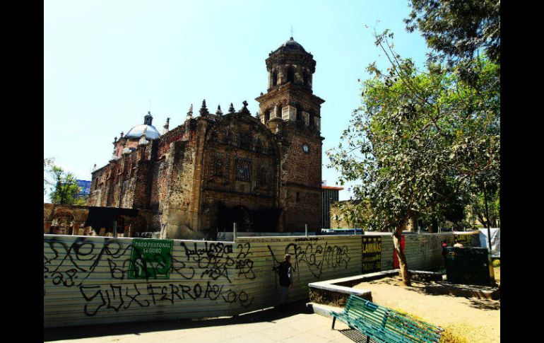 Se detectó hundimiento de 2.5 centímetros en una esquina del templo de San Francisco. EL INFORMADOR / E. Barrera