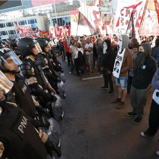 Mauricio Macri afronta primera huelga nacional