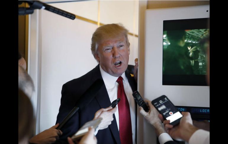 Durante una charla a bordo del avión presidencial, Trump dijo el jueves que lo ocurrido en Siria es 'una desgracia para la humanidad'. AP / A. Brandon