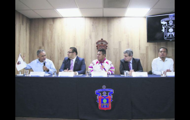 Jacinto Armando Chacha, Gerardo Mejía Pérez, Gabriel Pacheco, Héctor Solís Gadea  y Juan Gregorio Regino, de izquierda a derecha. ESPECIAL /