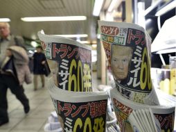 El bombardeo acaparó las portadas de los diarios alrededor del mundo. EFE / F. Robichon