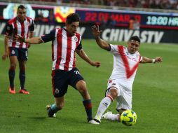 El mediocampista (I) sufre un desgarro muscular en el muslo derecho. EL INFORMADOR / ARCHIVO