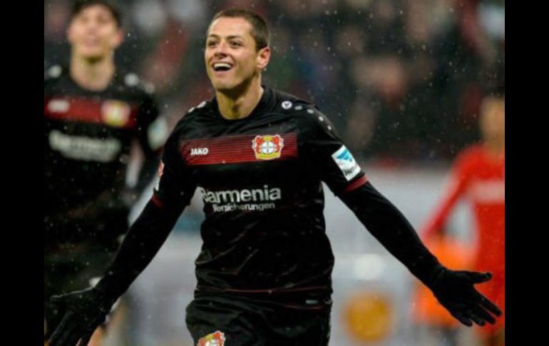 Las declaraciones de Mourinho han generado especulaciones sobre el regreso de 'Chicharito' a Inglaterra. TWITTER / @bayer04_es