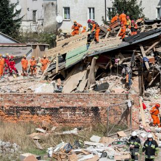 Derrumbe de vivienda en Polonia deja cinco muertos