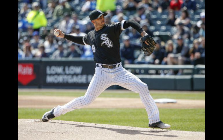 Miguel González lanzó seis entradas, ponchó a seis y recibió siete hits. AP / K. Krzaczynski