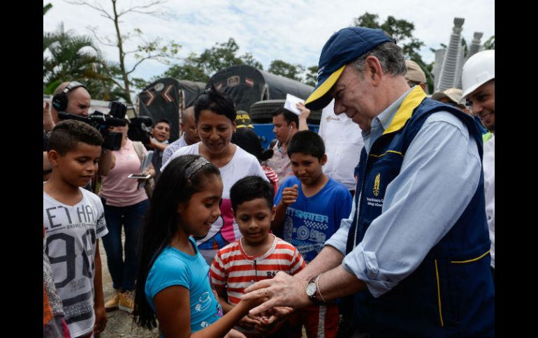 El presidente Santos visitó Mocoa, ahí descartó problemas sanitarios tras la tragedia. XINHUA  A. González  /