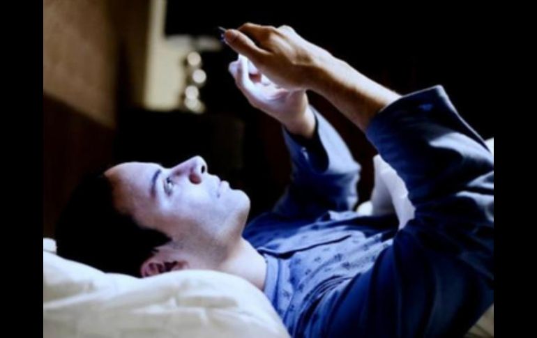 Durante el uso de dispositivos se recomienda descansar la vista cada 20 minutos. ESPECIAL / ARCHIVO