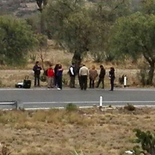 Hallan cadáver en libramiento de Ciudad Guzmán