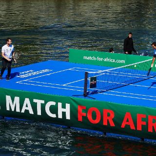Federer y Murray 'entrenan' sobre el agua en Zúrich