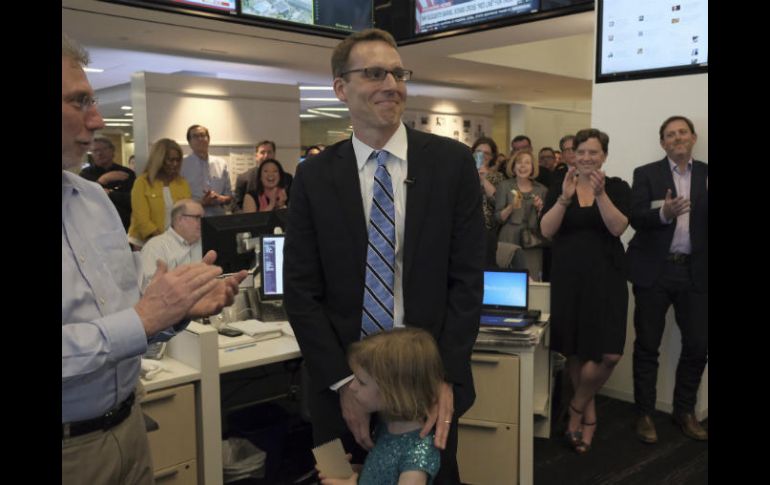 En Reportaje Nacional, David A. Fahrenthold ganó con un trabajo para cuestionar las donaciones filantrópicas de Trump. AP / B. Jo Mount