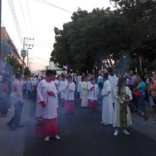 Se enciende el fervor religioso en Analco