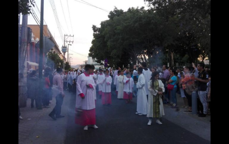 El anda del Señor de las Maravillas es la que abre la Semana Santa en el Barrio de Analco. EL INFORMADOR / V. Arenas