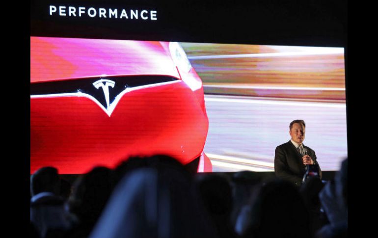 El CEO de Tesla, Elon Musk, habla durante la presentación de uno de sus vehículos. AFP / K. Sahib