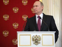 'Tenemos información de que semejantes provocaciones se están preparando en otras regiones de Siria', declara Putin. EFE / A. Druzhinin