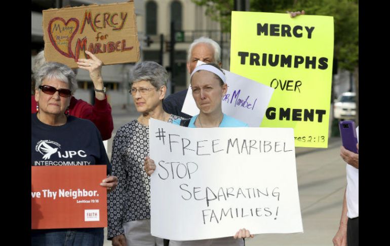 Manifestantes piden que Maribel Trujillo no sea deportada. AP / C. Owsley /The Cincinnati Enquirer