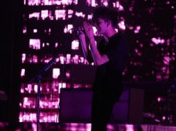 The 1975 incluyó en su espectáculo juegos de luces y proyecciones. EL INFORMADOR / G. Gallo