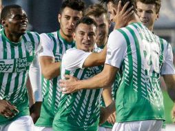 El mexicano remata con una chilena el saque de manos de Michel Harris, quien lanza el balón tras dar un salto mortal hacia atrás. TWITTER / @USL