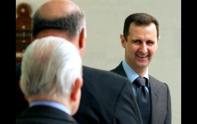 Bashar al Assad asegura que trabajará con Rusia en una investigación 'imparcial' del ataque químico de la semana pasada. AFP / ARCHIVO