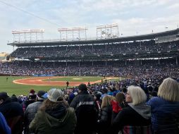 Cuauhtémoc Blanco aprovechó la Semana Santa para irse a Chicago y disfrutar del encuentro entre los Dodgers y los Cachorros. TWITTER / @cachorros