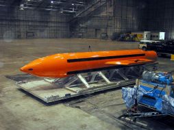 La bomba que EU dejó caer en Afganistán contenía 11 toneladas de explosivos. EFE / Departamento de Defensa de EU.