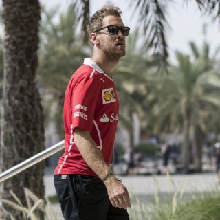 Vettel domina segunda sesión de entrenamientos en Bahrein