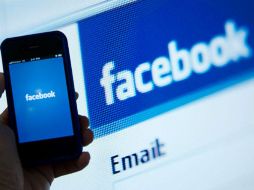 Estas medidas permitirán a Facebook ‘reducir la basura indeseable, la desinformación y contenidos falsos’. AFP / ARCHIVO