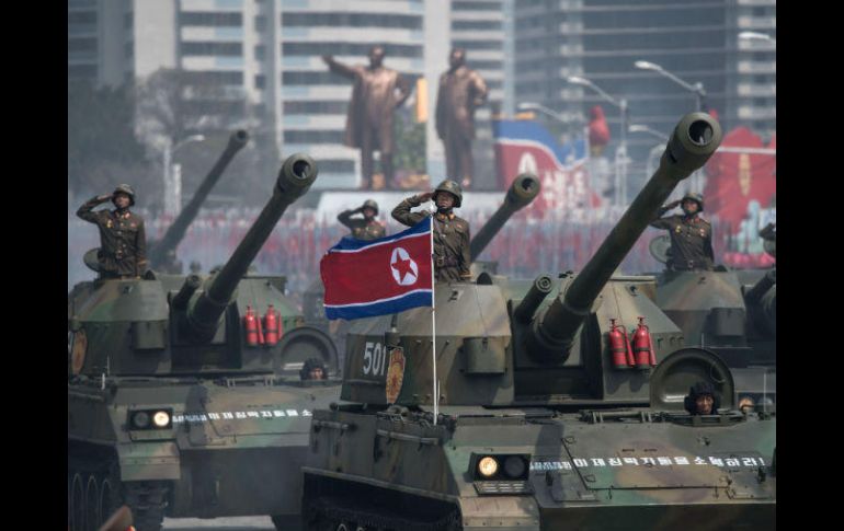 El Ejército exhibió un posible nuevo proyectil de alcance intercontinental durante el desfile del 'Día del Sol'. AFP / E. Jones