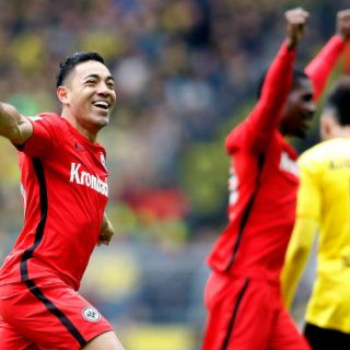 Marco Fabián anota golazo, pero Eintracht cae ante Dortmund