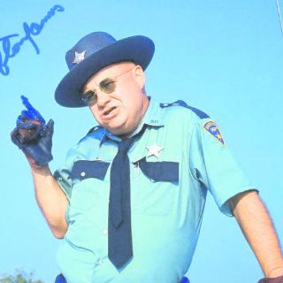 Fallece el sheriff de 'James Bond'