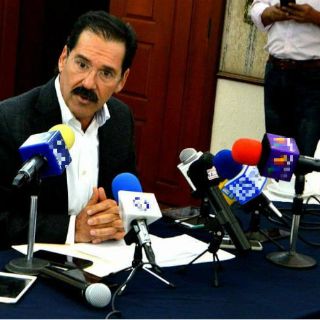 Casillas exige a Lemus dar marcha atrás a venta de terrenos