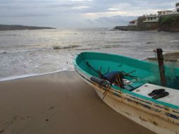 Al percatarse de la muerte de su compañero, el pescador decidió nadar hasta la orilla en busca de ayuda. NTX / ARCHIVO