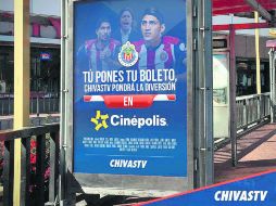 En pantalla. En salas de cine es una de tres opciones para ver el encuentro de esta noche entre Chivas y Monarcas. TWITTER / @chivastvmx