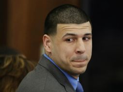 El pasado 14 de abril, Hernandez fue exonerado por un asesinato cometido a las afueras de una discoteca en Boston. AP / S. Savoia