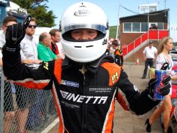 El piloto de 17 años de edad buscaba conquistar el título de la Fórmula 4 británica. TWITTER / @BillyMonger