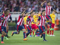 El portero Jiménez detuvo tres penaltis para darle el triunfo al Guadalajara. MEXSPORT / E. Quintana