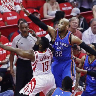 Harden y Rockets opacan espectáculo de Westbrook