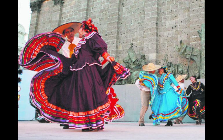 El jarabe tapatío será uno de los bailes presentes en el encuentro cultural. EL INFORMADOR / A. Camacho