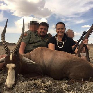 Cazador muere devorado por dos cocodrilos en Zimbabue