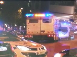 La Policía de París ha pedido a las personas que eviten la zona. ESPECIAL /