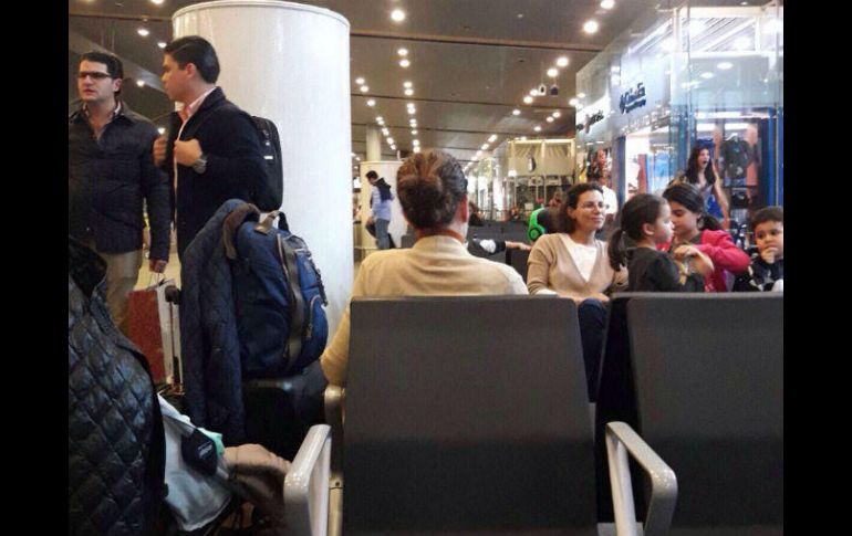 La foto que circula en redes sociales se trata del aeropuerto de Bogotá, según fuentes consultadas. TWITTER / @CarlosLoret