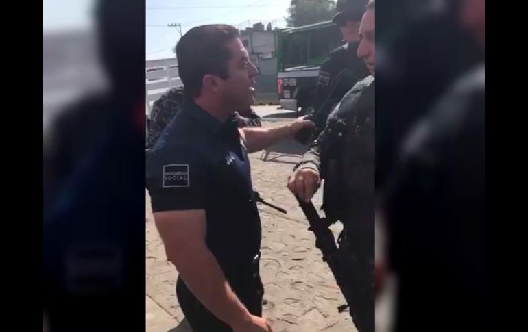 Este jueves se difundió un video donde policías de Zapopan y elementos de la Fuerza Única discuten. TWITTER / @JulioChavezTel2